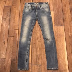 BKE Stella skinny stretch jeans. (Buckle)